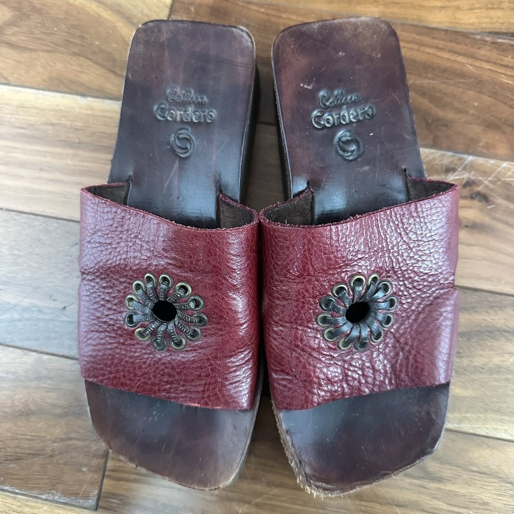 Callum Cordero Platform Sandals Women 5 Burgundy Leather Grommet Flower Slides